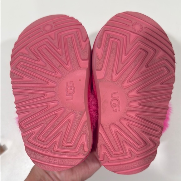 UGG Pink Fluffy Slippers Toddler - Picture 3 of 4